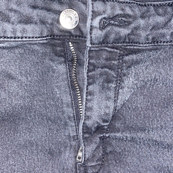 H&M; Size 36 (EUR); Black Demin Short Shorts - Picture 4 of 7